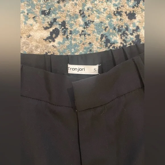 Tronjori Black Wide-Leg Women's Pants w/ Elastic Waist *Like New* Sz 6 - Picture 2 of 5